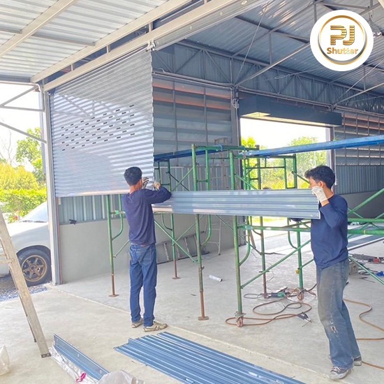 รับเปลี่ยนประตูเหล็กยืดเป็นประตูเหล็กม้วน นนทบุรี